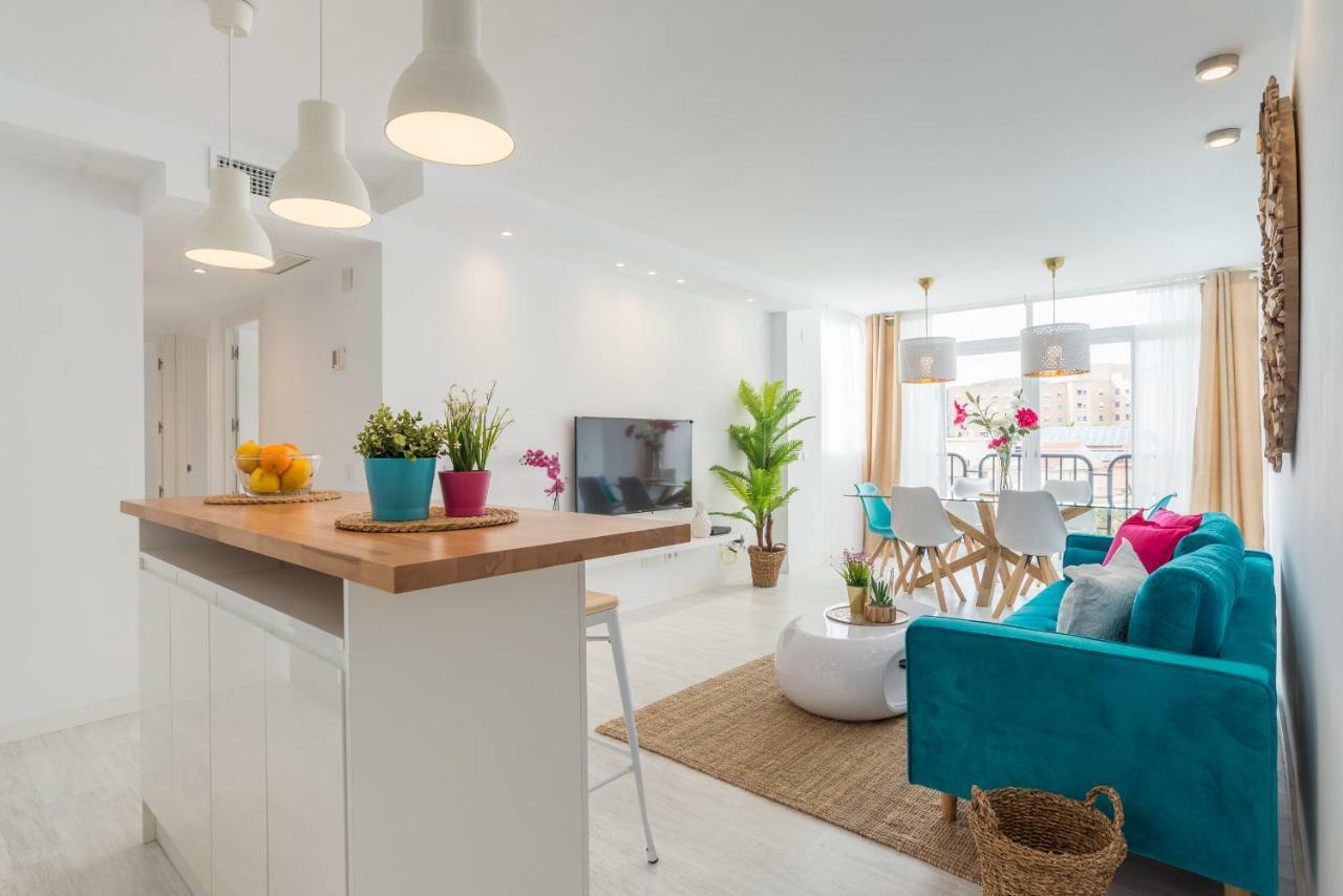 Stunning Spacious City Apartment With Free Parking Malaga Zewnętrze zdjęcie